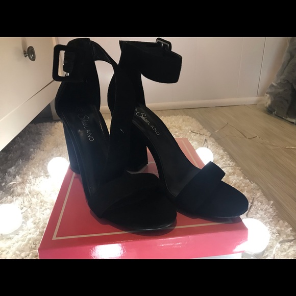 Open toe heels with ankle strap - Picture 5 of 8